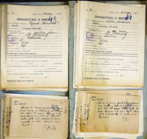 Sample documents from Kielce synagogue district death records